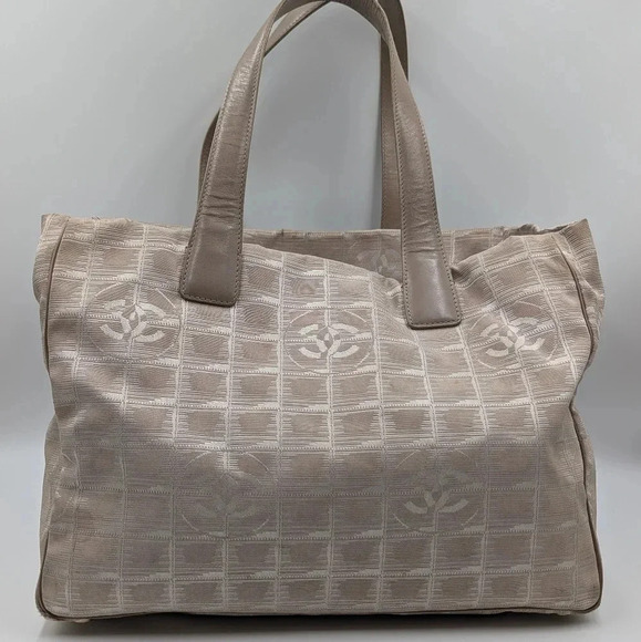 Authentic  Beige CHANEL Travel Line Bag - Picture 1 of 15